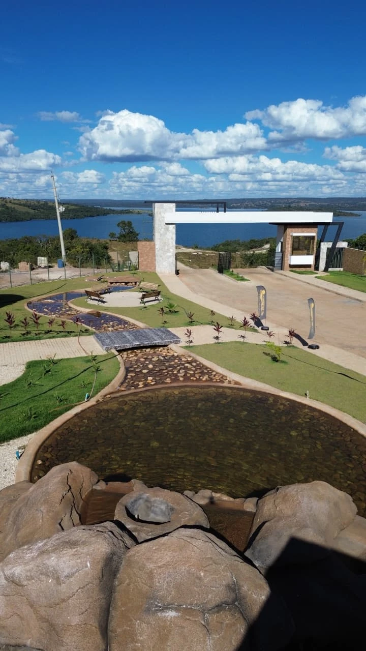 Entrada e paisagismo do Lago Premier